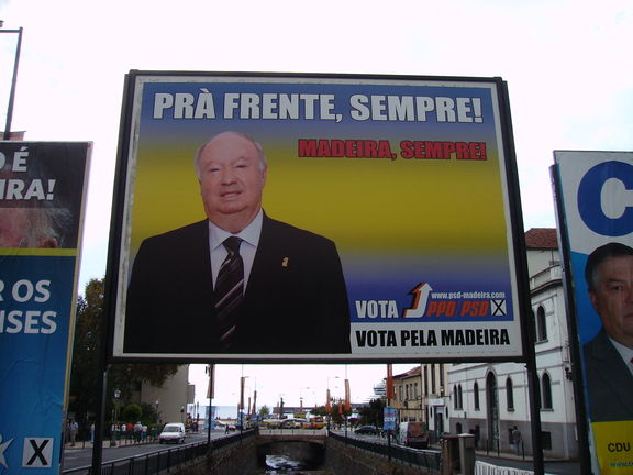 Cartel publicitario del PSD-M en Madeira