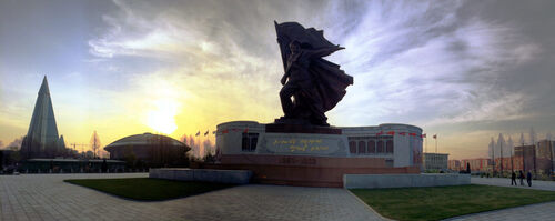 <a href=https://www.north-korea-travel.com/guerra-de-corea.html>Museo de la Guerra de Corea en Pyongyang (foto KTG)</a>