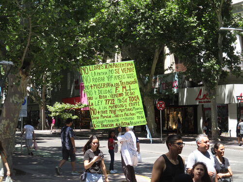 Desafiando la censura en Internet en pleno centro de Mendoza