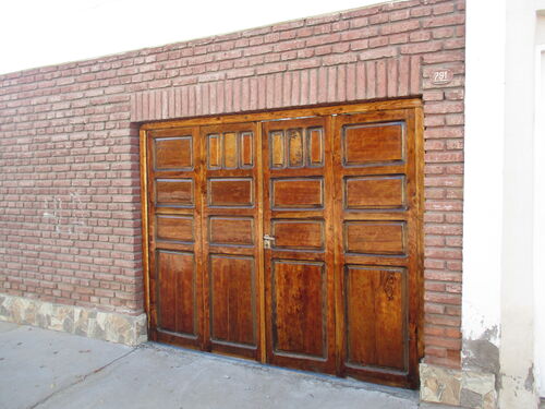 El portón de mi cochera de Mendoza recién restaurado