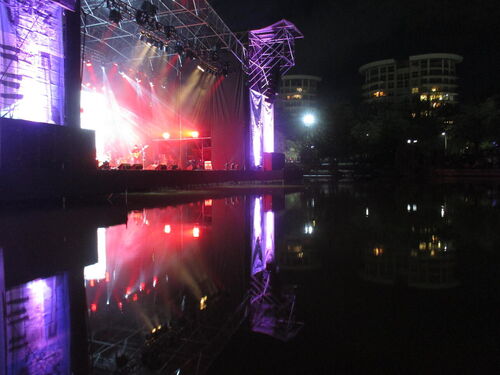 Concierto al aire libre en la laguna del Parque San Martín de Mendoza<br>¿Llegará el día en que los músicos creen su música con IA? mucho me temo que ya esté ocurriendo