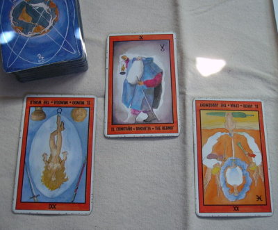 Una tirada del Tarot con 3 cartas