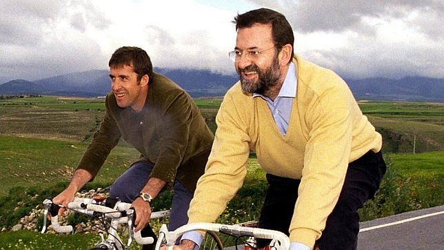 Mariano Rajoy y Pedro Delgado disfrutando de la vida